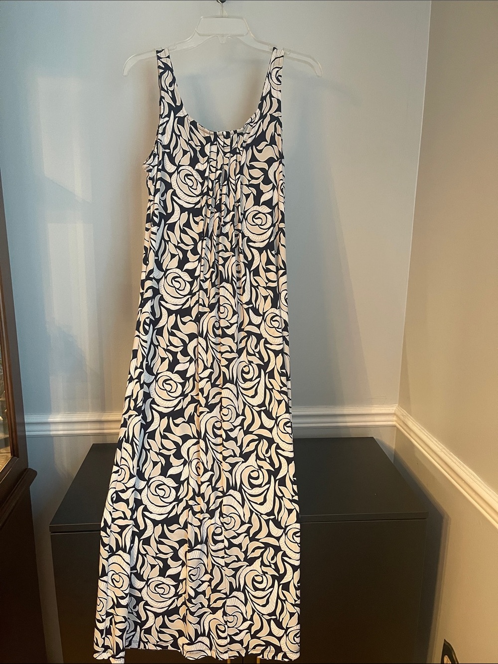 Glamour Sleeveless Navy, Gray and White Floral Maxi Dress Size 10P - Picture 3 of 7